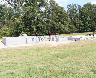 stirrup-lane-fairview-new-home-build-laying-foundation-blocks